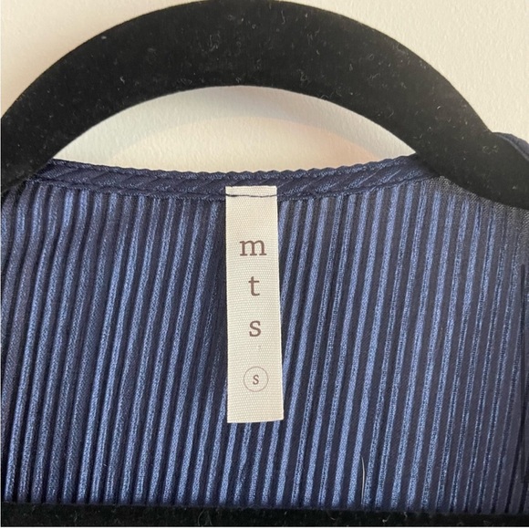 Plisse Long Sleeve Blue Gown - Picture 4 of 9